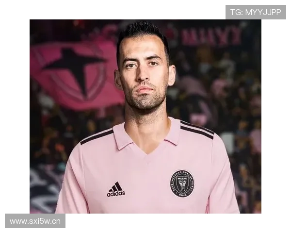 布斯克茨现身投票现场陪拉波尔塔 布斯克茨现身投票现场陪拉波尔塔